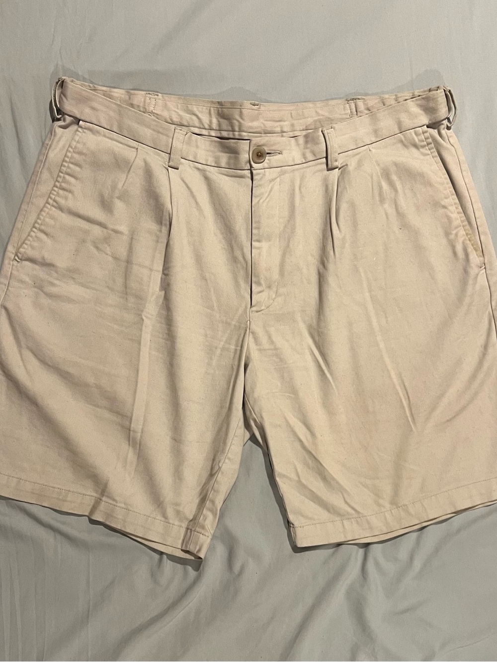 Men's Beige Pleated Cotton Shorts